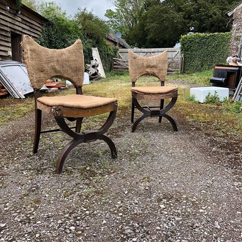 Pair early 19th century mahogany side chairs, stylish. Needing some TLC. #blankcanvasantiques #mahogany #regency #chairs #19thcentury #antiquechairs #pairchairs #sidechairs #interiordesigner #interiordecorator #interiors #interiordesign #interior #architecture #architect #designers #designs #design #designer #countryhouse #countryestate #countrylife #hallchairs #thecotswolds #gloucestershire #herefordshire #rossonwye #monmouthshire #thomashope #antiquechairs