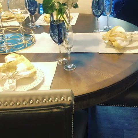 Flash Back Friday 💙 my client is young and fun she loves glam so we gave her a very glamorous dining area. How did we do? #interiordesign #interiors #diningroom #diningroomdecor #interiorstyling #home #homedecor #designinterior #dnicoledecor #theglammovement #glam #classy #sophisticated #decor #interiors #interiordecorating #interiordecorator #charlottenc #lakewylie #interiorstyling #cltdesigner #charlotteinteriordesigner