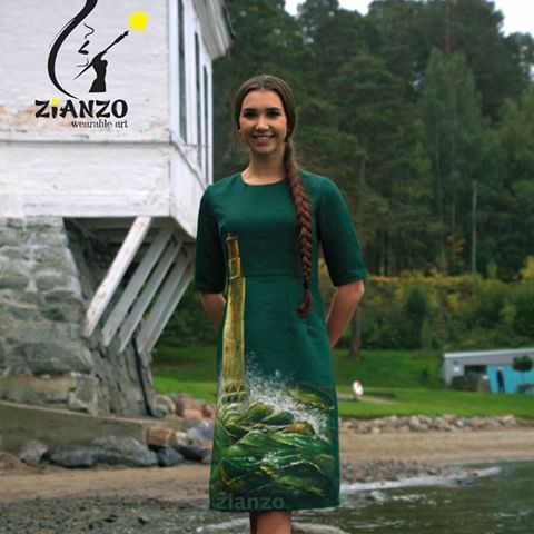 Green forever #zianzo #wearableart #kunstpåklær #oslodesign #hvervenbukta #greendesign #designedinnorway #artworkonclothes #maleri #oslove #zianzoart