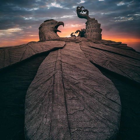 World’s largest bird sculpture of the great bird Jatayu.
Photo Source: @aasavad
#jatayuearthcentre #kollam #india #indiapictures #dizkvr #incredibleindia #beautifulindia