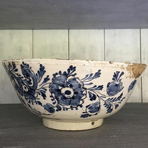 Blue-White
From @ardingly.antiques .
#aquietstyle#aquietstyle_ #aquietliving#calmliving#slowdownliving#aquietstyle#aquitstyle#aquitestyling#aquietplace#aquietinteriorstyle#aquietinterior#cozyhome#cozy#slowdown#cosiness#quietlife#quietliving#quietlife#warm#lived#cozyliving#pure#simplicity#minimal#natural#lived#warm#quietdecoration#quietstyling#simplicity#slowliving#slowinterior#interieurinspiratie #interiorinspiration#wabisabi