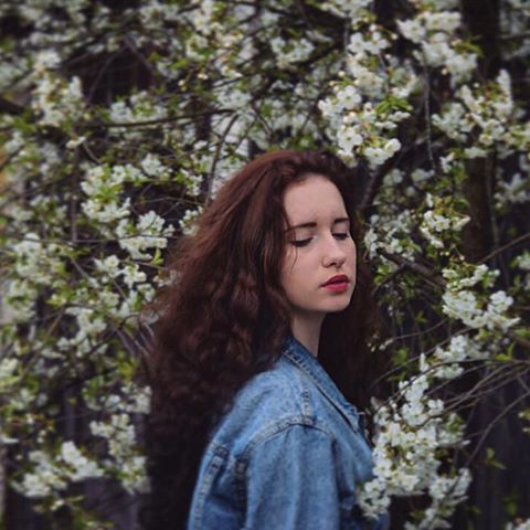 Dry your tears.
#spring #flowers #me #denim #curlyhair #brunette #instagirl #session #makeup #trees #green #girl #mood #instaphoto #freetime