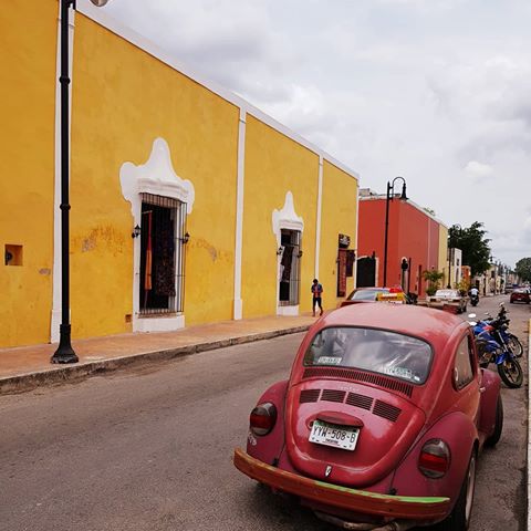 #valladolid #historicalcenter #mexique #mexico #yucatan #calledemexico #girlstrip #streetphotography