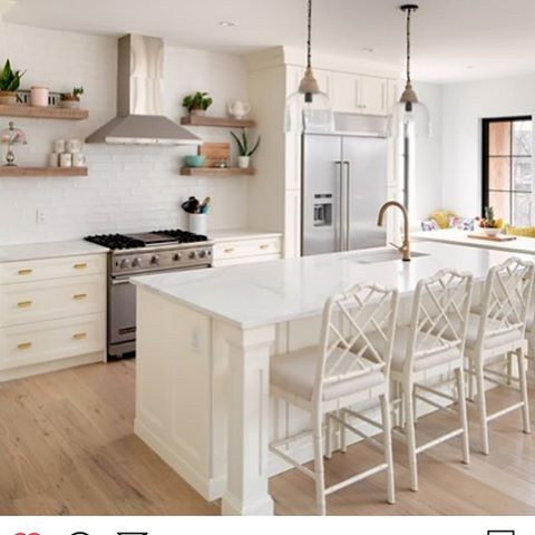 Another beautifully built custom #kitchen by @graydevelopmentgroup 
If you are in the Windsor area and looking for a builder. Please check them out! 
Don't forget to follow us 👉@distrikt_design .
.#edesign #interiordesign #interiordecorating #interiorstyle #homedecordesign
#homedecorationtips 
#interiordesigntoronto #currentdesignsituation #myhousebeautiful
#midecenturymodern #housegoals
#interior_living #dailydecordose #pocketofmyhome #modernhome
#interior123
#interiordesire #interiordetails
#interiorsforinspo #interiorforlovers
#topstylefiles #smallspacesquad
#interiorboom #finditstyleit
#interiorstylist #houseenvy
#homedecorideas #whitewalls
#myhomevibe
