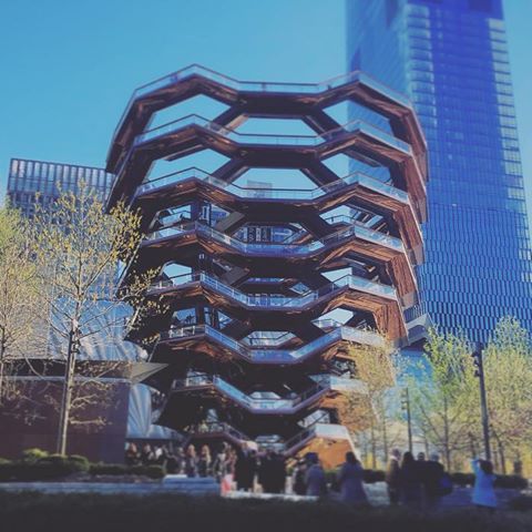 ➖ taking it to the next level➖
.
what a great first day with lot of sunshine to stroll around New York’s new district “Hudson Yards“, including this interesting architecture!
_________________________________
* Advertisement | tag
.
#goodtimes#cityvibes#enjoylife
#lifeisgood#instapic#happiness
#newyorkcity#traveladdict#love
#architecture#thevessel#travel
#wanderlust#design#art#sun
#foreveronvacation#spring
#lovenyc#aboutyesterday
#igers#nyc