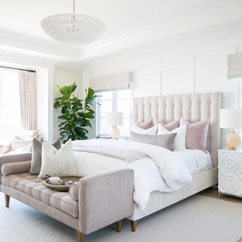 After a long and busy weekend, bed is calling! ⠀⠀⠀⠀⠀⠀⠀⠀⠀
P.S. check out the full home tour of this gorgeous space through the #linkinbio ⠀⠀⠀⠀⠀⠀⠀⠀⠀
Photography: @ryangarvin⠀⠀⠀⠀⠀⠀⠀⠀⠀
Interior Design: @designworkshome
⠀⠀⠀⠀⠀⠀⠀⠀⠀
#bedgoals #modernhome #interior123 #interiordesire #interiordetails
#interiorstylist #houseenvy#homedetails #homedecorideas #whitewalls #ihavethisthingwithcolor #myhomevibe #currentdesignsituation #housegoals
#dailydecordose #pocketofmyhome #bedroomenvy