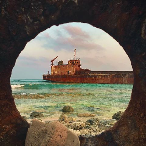 Today's #CNTGiveItAShot comes from one of the more under-explored but stunning parts of India--a place so pretty, it's tough to make a bad photograph. Though full props to @the.monk.in.black for this gorgeous frame.👌 #incredibleindia #india #lakshadweep #island #travel #dailyphotography #shotoftheday #ships #shipwreck #beach #islandsofadventure #igersofindia #shipstagram