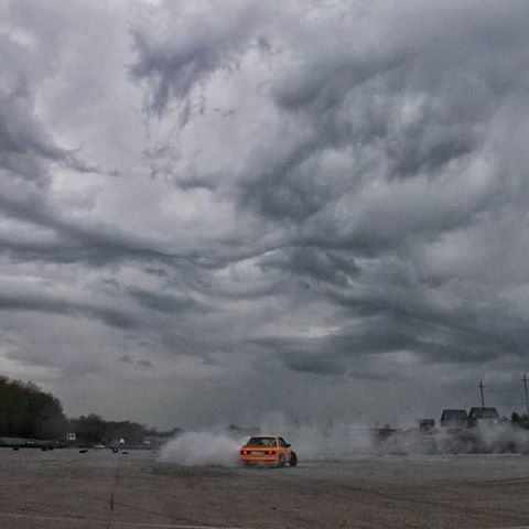 Каждый раз убеждаемся, что дрифтеры создают облака ☁️
.
Плохая погода не повод для грусти😉
📸@matveevvalery 
_____________________________________
.
#Cloud #drift #driftalmaty #drifting#almaty #bmw #bmwE30 #yellow #auto #autosport #gorilladriftenergy #beauty #weather#car#instagood #instalike #follow#picoftheday
.
.
#облака #дрифт #дрифтинг #алматы #авто #автоспорт #автомобиль #машина #бмв #бмвЕ30