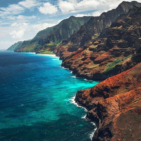 The epic beauty of Kauai.
#nakedhawaii Photo by @fpenta 
#hawaii #ocean #napalicoast #kauai #travel #beautiful #paradise #coastlines #blue #wonderful_places