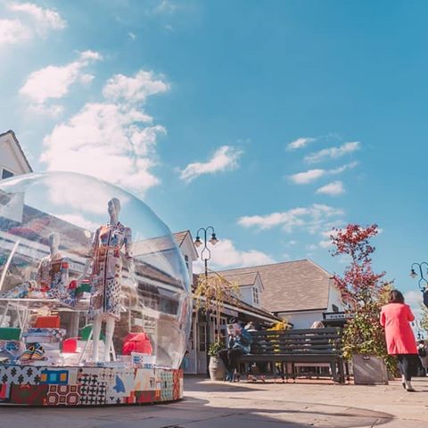 London regulars know the coolest places to see and be seen—but their best-kept secret is out! Welcome to @bicestervillage less than an hour's drive from London. It's a shopping experience unlike any other. Here, you’ll find your favourite luxury boutiques laid out like a quaint village, and you can shop al fresco under the blue sky—and best of all, stock up on the coolest buys at up to 60 percent off! (Plus you can get your tax refund on the spot!) Bicester Village is also home to some of the hippest restaurants like Café Wolseley (did someone say afternoon tea?) and the Soho House & Co’s farmshop restaurant & café (fish and chips!) as well as whimsical art installations and regular pop-ups. Plus, you can sign up for VIP services and have your shopping sent straight to your London hotel. You can find Bicester Village across 9 locations in Europe, so stop by and shop at the one closest to you. @thebicestervillagecollection @lavalleevillage