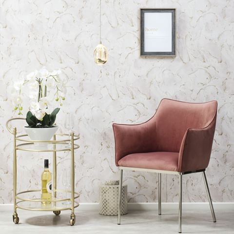 Bright and breezy, we are loving these lighter spring mornings here at Litecraft HQ, what’s your favourite part of the day? Our gorgeous Visconte 1 Light Bulla Pendant takes centre stage in any room and matches the finish of this print from @e.h.designs wonderfully.
.
.
Wallpaper from @ilovewallpaper.co.uk