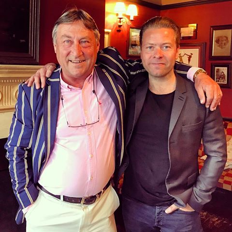 David Selves is an amazing man. He has written several popular thriller books, he is the chairman of the ‘London Press Club’, a radio host and he has raised £1m as a charity auctioneer. 
Yesterday, I had the great pleasure of being interviewed by this inspiring man who has done so much for charity in the UK! •
•
•
•
•
•
 #london #england #unitedkingdom #journalism #bookstagram #book #bookshelf #books #author #authorsofinstagram #travelphotography #travelphoto #travel #likeforlikes #likeforfollow #like4likes #likeforlikeback #nofilter #selfie #selfies #thedeprivedbook #steffenhou #interview #television #skylover #sunshine #sunseekers #host #flying
