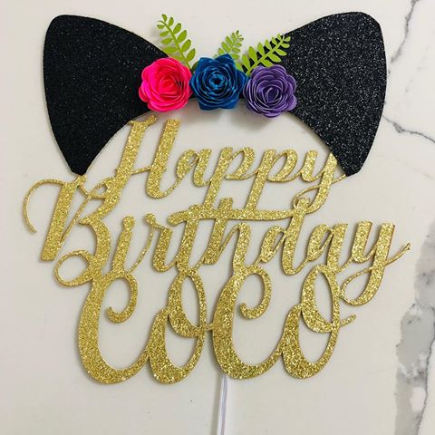 One of the cutest toppers Iâ€™ve made! So glittery âœ¨ birthday girl is obsessed with cat ears so we had to incorporate them here â™¥ï¸�ðŸ˜� Beautiful Cake by @juan1365 #glitter #goldglitter #blackglitter #custommadecaketopper #caketopper #catears #headbandtopper #paperflowers #handmade #cricutmade #cricutofficial #birthdaygirl #personalized #girlswhocraft #papercraftforanyocassion #specialbirthday #dmforinquiries