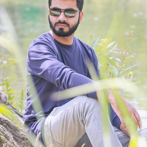 Strike a pose !
Clicked by @zeeshansiddeeq .
.
.
#portraitphotography #portrait #pose #style #mensfashion #beard #sunglasses #goggles #stylish #men #photography #photographer #photoshoot #nature #natural #green #mensstyle