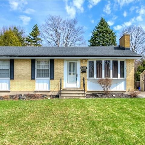 JUST LISTED*: 604 KNIGHTS HILL Road  at $299,900⠀  Listing pictures & info:  https://buff.ly/2UFZdVk  Morehomes like this:  buff.ly/2TW7R5X #ldnont #londonontario #housesforsaleinlondon #houses #realestate #justlisted #forsale #londoncanada#londonont #londonon