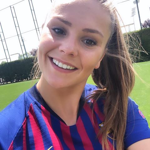 #Repost @liekemartens with @get_repost
・・・
Media day! 10 days left till the @uwcl final🤩 #excited