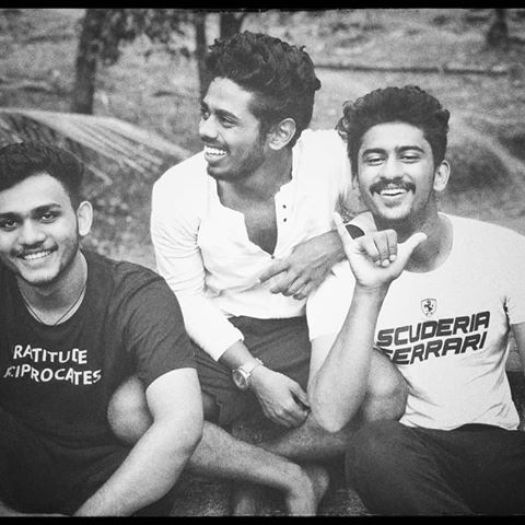 "IF U LOOK AT THE PEOPLE IN YOUR CIRCLE AND DON'T GET INSPIRED. THEN U DON'T HAVE A CIRCLE U HAVE A CAGE" 
#blackandwhite #pictureofalltime #looklike1970 #circle #brotherhood #theonewhoknoweverything #and #theonewhofuckallthat #goodtimes #goodyears #smileoneverysingleoneofthem #happyfaces #blissfull