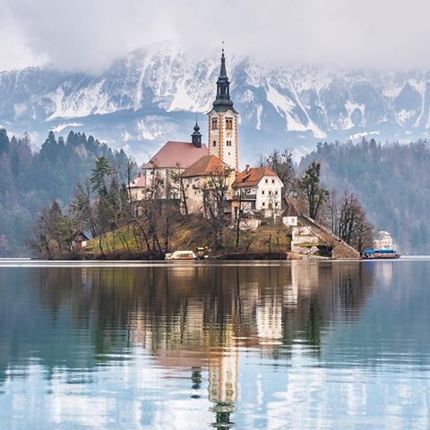 📍Bled , Slovenia 🇸🇮
💡Interesting facts :
🔸The island in Lake Bled is not only the most popular island in Slovenia, it is the only natural island in Slovenia.
🔸The bell of the island’s church grants wishes
📷: @paolobalsamo
Follow @citybestviews for the best urban photo👆