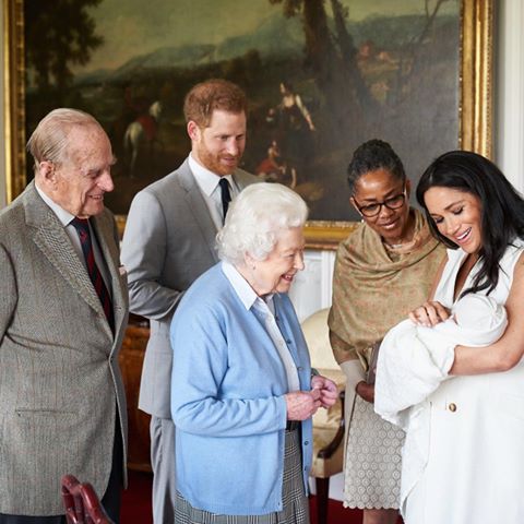 The Duke and Duchess of Sussex have revealed their son's name: Archie Harrison Mountbatten-Windsor. The name was announced shortly after the Queen met her eighth great-grandchild for the first time at Windsor Castle.
Photo: Chris Allerton / Sussex Royal