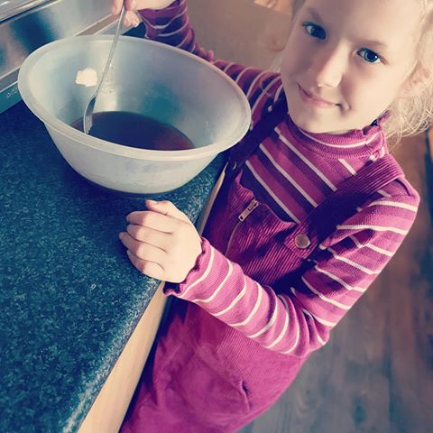 Helping mummy out 😘 after being a total drama queen all day and driving me crazy with her attitude 😲 🤪 she made up for it by making 6 packs of jelly ready for messy play at work tomorrow 😍 love how different everyday is in my job and how much my daughter wants to work there when she's older 😂 😂 #justlikehermother #loveher #home #homedecor #homeimprovement #homeinspiration #decor #love #inspiration #work #happy #jelly