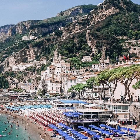 Dreaming of an Italian vacation. {📷 by @hertraveljourney}