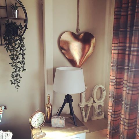 🌻Happy Sunday🌻
We were up and out early for a productive day. Hope you’ve all enjoyed your weekend! 😊
#homeaccount #livingroomdecor #livingroomdesign #livingroomideas #livingroominterior #livingroominspo #mylivingroom #livingroomview #wallart #clock #walldesign #lamp #loveletters #ivy #imahincher #mrshinch #cozyhome #homesweethome #livingroomaccessories #livingroomdecoration