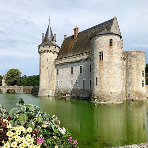 🇪🇺thanks 📸 @mlle_oriane 
for this fabulous sharing! 
Repost from tagging #loves_united_castle .
❤️🅼🅴🆁🅲🅸 🅼🅴🆁🅲🅸 ❤️
Country:  France 🇫🇷 ✥∘∘✥∘∘✥∘∘✥∘∘✥∘∘✥∘∘✥∘∘✥
.
selected by @niki.fons
.
✥∘∘✥∘∘✥∘∘✥∘∘✥∘∘✥∘∘✥∘∘✥
Tag #chouette_europe
🇪🇺
Follow join us @chouette_europe
✥∘∘✥∘∘✥∘∘✥∘∘✥∘∘✥∘∘✥∘∘✥
⚠️NO STOLEN PHOTOS
⚠️NO INTERNET PHOTOS
⚠️NO INFRINGEMENT COPYRIGHT ✥∘∘✥∘∘✥∘∘✥∘∘✥∘∘✥∘∘✥∘∘✥
Give us its location clearly, please.
✥∘∘✥∘∘✥∘∘✥∘∘✥∘∘✥∘∘✥∘∘✥
🚫We can accept only photos which 
have notices of copyright 🚫
Please clarify who took the photo. ✥∘∘✥∘∘✥∘∘✥∘∘✥∘∘✥∘∘✥∘∘✥
.
@chouette_urbex
@chouette_paris
@europestyle_france
.
✥∘∘✥∘∘✥∘∘✥∘∘✥∘∘✥∘∘✥∘∘✥
.
#castle #church #museum #europe #travelineurope #architectureineurope #cityscapesineurope #beautifulplacesineurope #cathedral #landscapesineurope #europestyle_france #europe🇪🇺 #citiesineurope #castlelovers #castlelover #landscapesineurope #igerstravellingineurope #loves_united_castle #natureineurope #beautifuleurope