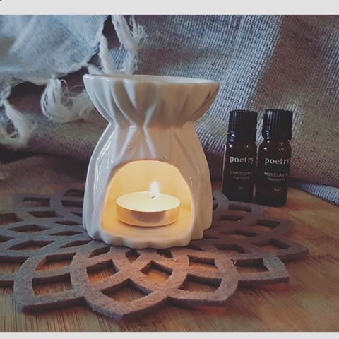 Gray and May Decor sell these lovely essential oil burners not only to freshen up the air in your home or office but to also provide health benefits for you and your family, did you know that essential oils have many health benefits? 
#grayandmaydecor
#essentialoils
#essentialoilburner #candle #smellslikeheaven #homedecor #homeinspo #homeinspiration #cosyhome #cosydecor #southafrica #farmhousedecor #bohemianhome #bohemiandecor #minimalistdecor #neutralhomedecor #neutralhome #nevertoomanycandles