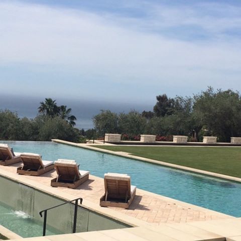 Day dreaming of warmer days to come #pool #poolside #luxury #luxuryproperties #homes #realestate #escrow #milliondollarlistings #views #beach #ocean #malibu