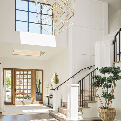 Open and bright entreyway ❤
Tag someone who would love this down below! 👇 
Image via www.homebunch.com
#pendantlight #architecture #entreyway #whitedecor #homeinspo #interiordecor #homeinterior #homedecor #interiordesign #homedesign #dreamhouse #dreamhome #luxurylifestyle #luxurydecor #luxuryhomes #luxurydesign #luxury #instahome #interior #instastyle #homestyle #design #house #decor #home