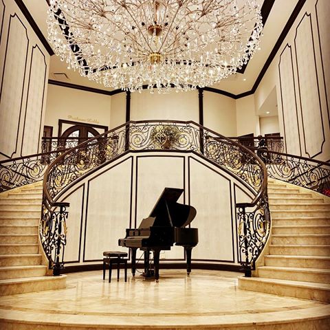 “Wedding Chair” Went to most beautiful wedding at Surf Club on the Sound in New Rochelle! Gorgeous. #chair #furniture #instagood #instagram #instafashion #event #hall #marble #wedding #marriage #piano #stairs #staircase #banister