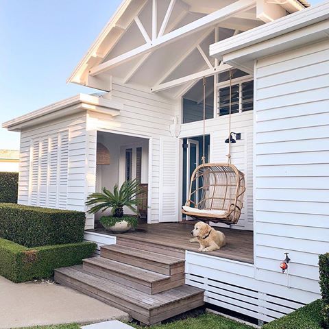 If you’re taking a trip to Hervey Bay,  doesn’t this look like the perfect spot to rest your head and unwind! Opening later this year, an unbelievably inviting, stunning entry at this boutique accommodation. Our favourite style of home. 😍 @bay_beachouse