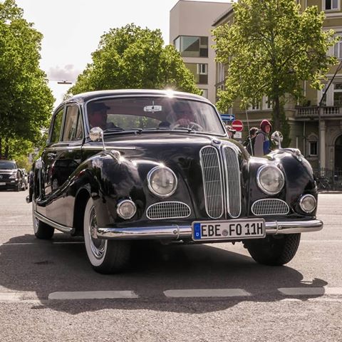 BMW 501/502 V8
.
#Carspotter #carspotting #munich #münchen #carspot #spotted #mvtv #mvtvspotted #carspotmunich #carporn #supercars #cars #luxury #auto #autos #rich #motorvision #ferrari #porsche #mclaren #lamborghini #bugatti #pagani #mims #mims089 #bmw501 #bmw502 #501 #502 #oldtimer