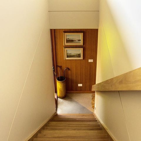 That timber tho👌🏼
.
.
.
.
.
.
.
.
#timber #hallway#house#builder#geelong#geelongbuilder#construction #newhomes#homedesign#interior#stairs