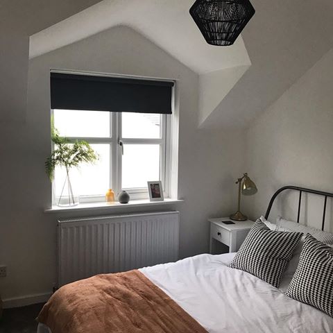 We have blinds! Yay! 👏🏼 For the bedrooms we decided to get blackout roller blinds in a dark grey colour. Still waiting on the ones for the rest of the house to arrive! 
#myhomestyle #homedesign #update #progress #renovation #renovating #homesweethome #interiordesign #myhome #myhomevibe #northwales #firsthouse #firsttimebuyers  #homedecor #homeinspo #SAHStylists #myHShome #myinteriorvibe #northwales #ynysmon #isleofanglesey #bedrooms #bedroomdecor #blinds #blackoutblinds #fourbed #detachedhouse