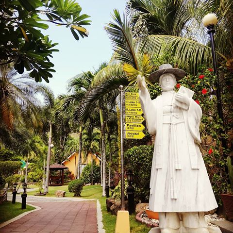 Annyeonghaseyo!
Where do you think I am? And what should I do on this hot summer's day? 
#koreanresort #koreainthephilippines #summer2019 #summer #tropicalparadise #tropics #tropicalisland #fununderthesun #hotsummersday #coconuttrees #palmtrees #flowers #april #brickroad #landscape #garden #greenery #greens #hotinhere #scorching