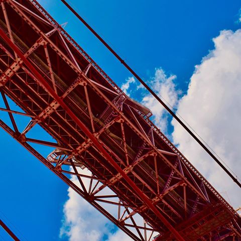 Ponte 25 de Abril
.
.
.
.
#bridge #architecturephotography #architectureporn #lisbon #lisboa #portugal #calatrava #trainstation #station #train #travelgram #wanderlust #trip #bestoftheday #instagood #aroundtheworld #alldaytravel #amoviajar #aroundtheworldpix #bestintravel #bestplacestogo #bucketlist