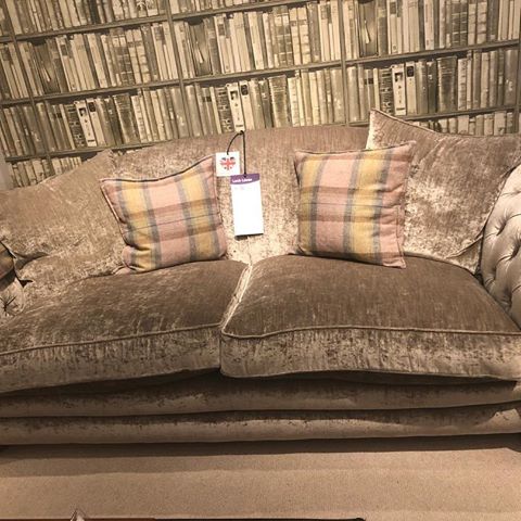 Trust me to pick the most expensive couch in DFS 😶 #lochleven #dfs #newbuild #taylorwimpey #housetohome #homedecor #interior2you #interior4inspo #myhome #ourhome #myhappyplace #interior123 #thelydford #taylorwimpeylydford