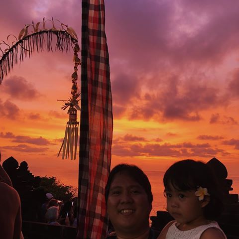 Beautiful sunset after Kecak dance. 🌅👹👺 🍃
🍃
🍃
🍃
🍃
#balinese #uluwatu #bali #indonesia #balilife #baliisland #baliindonesia #travel #balitrip #explorebali #infobali #photography #balibible #balitravel #culture #art #jungle #nature #balidaily #holiday #visitbali #beautiful #thebalibible  #familytravels #uluwatutemple 
#360bali #baligasm #thebaliguideline #baliholidayspot