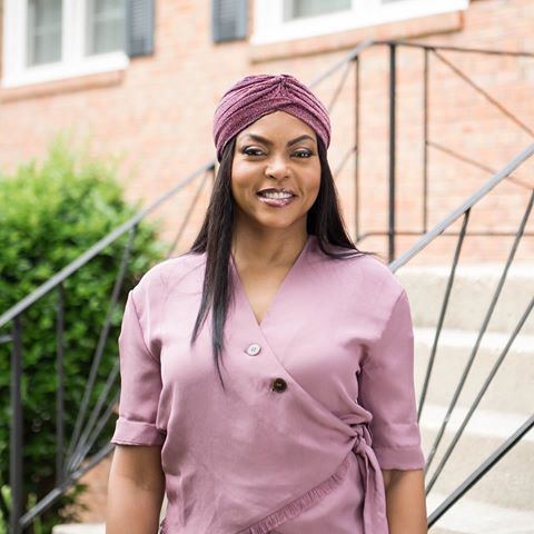 Just in time for Mother’s Day, watch @tarajiphenson pull off a touching home renovation for her stepmother on the latest My Houzz – link in bio! .
.
.
© Houzz 
#myhouzz #makeover #renovation #interiordesign #mothersday