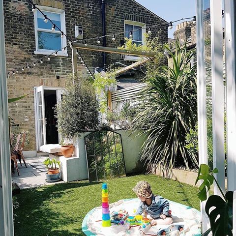 Time to relax in the garden and soak up the sun! Lovely shot of our Play&Go in action by @homemade_hannah thank you!! 🙌♥️
.
.
.
.
.
.
.
.
#mygardenthismonth #greenfingers #gardenrenovation #londongarden #gardendesign #gardenlover #plantlover #gardendecor #cornerofmyhome #spotlightonmyhome #myhomestyle #gardenideas
#apartmenttherapy #myinteriorstyletoday #interiorinspo #mygorgeousgaff 
#newinteriorsontheblock #realhomes #realhomesofinstagram 
#interiordecorating #actualinstagramhomes #ihavethisthingwithplants #hackneygarden #myinteriorvibe
#interior_and_living #discoverunder5k #plantlover
#myhometrend #nesttoimpress