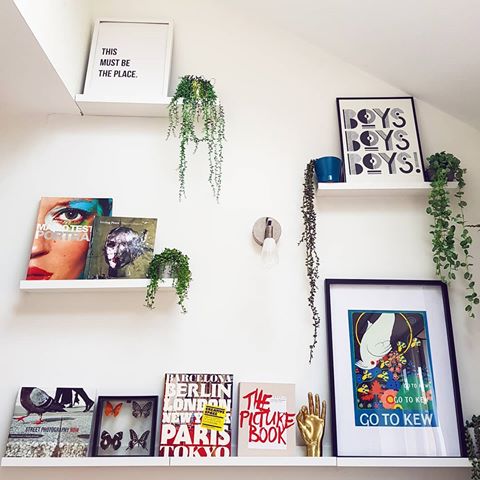 So as I've moved loads of prints to the other wall...these are now book ledges 📚📚📚
.
.
.
.
#myhomevibe #myinteriorstyletoday #artbooks #creativedecor #cornerofmyhome #interiorsofinstagram #colourfulinteriors #colourpop #styleithappy #myhousethismonth #myeclecticmix #moderndecor #interiors123 #gallerywallhashtag #spotlightonmyhome #bookshelf #shelfie