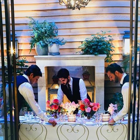 Ok... I would be slightly stretching the truth if I said this is just a regular evening on my terrace at home 🤣 These three Italian waiters, dressing a private dining event on a spring evening, is in my opinion a pretty near perfect image! Flowers, candles, an outdoor fireplace and the prettiest wrought iron chairs complete the look. Roll on summer!⠀
.⠀
.⠀
.⠀
#theblueberryhome #interiorstyling #homestyle #interiorinspo #britishdesign #interiordesigning #yorkshirelovers #instahomedecor #designupnorth #luxuryhomedecor #realhomes #homedecorideas #homedesigner #interiordesigners #myhomevibe #interiorboom  #aspirationalliving #restaurant #privatedining #eating #food #foodvibes