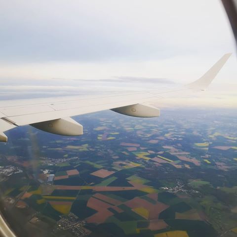 Patchwork fields 🌅🇨🇵
.
.
.
#france #paris #aeroplane #travel #scenery #colourful, #trees #fields #green #view #instagood #longweekend #minibreak #Manchester #chamonix #explore #earthfocus #earthpix #countryside #patchwork #pattern #nature #excited #sunset #evening @flybe @globe.trotter @beautifuldestinations @visitfrance.fr