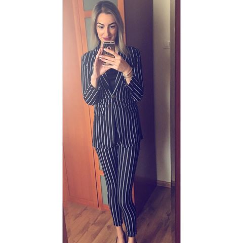 #makeup #weekend #sunday #outfit 👛 #style #black #dress #blonde #hair #thisisslovakia #slovakgirl #slovakia #girl #face #selfie #slovensko #woman #happiness  #fashion #model #photo #legs #photography #instaphoto #instaslovak #instafashion #instagood #photooftheday #photographer #slovenky