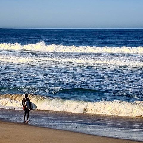 Day to Ride
#photography #photooftheday #photo #pictureoftheday #picoftheday #photographer #beach #beachscene #beachday #waves #surfer #surfing #ocean #sport #pacificocean #horizon #waterscape #waterscapephotography #landscape #landscapephotography #people #nothingisordinary #mininal #minimalism #minimalist