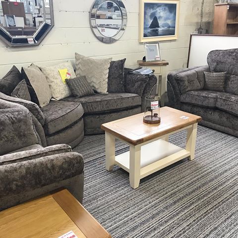 ***DEAL OF THE WEEK*** The Izzy 3.2.1 Suite is reduced to clear. 
Was €2,075 NOW€1,499 
#wholesalefurniturecarrick #carrickonshannon #suits #sofa