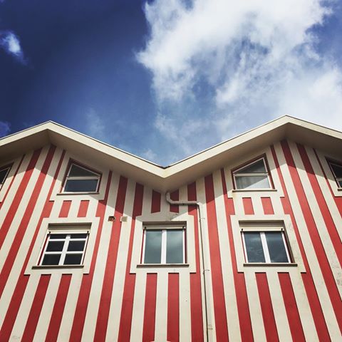 #portugal #costanovabeach #stripes #houses #housedesign #redvelvetcake #ocean #atlanticocean