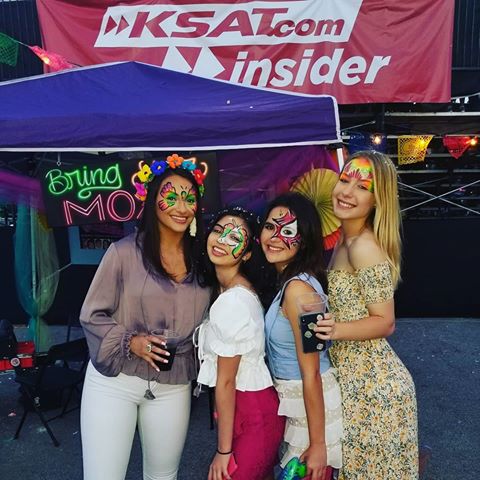 #moxiedollpartyco 
#facepaintingfun #ksat #fiesta #parade #vivafiesta #saturday #satx #texas #bringyourmoxie #girlsjustwannahavefun #downtown