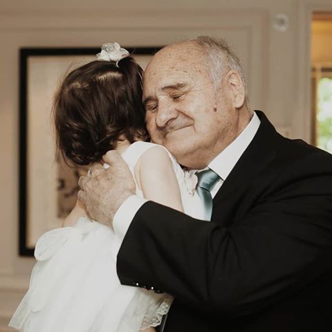 Los abuelos deberían ser eternos.
Locación @villamagnahotel 
#bodasmadrid 
#fotografodebodas 
#mywed 
#photooftheday 
#madrid